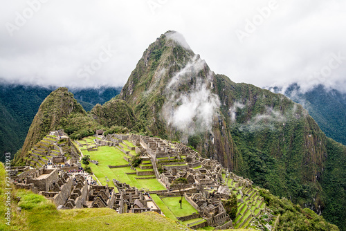 Machu Pichu w zamglony poranek