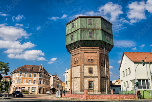 staßfurt, deutschland - stadtpanorama mit historischem wasserturm