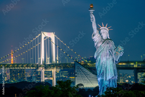 Odaiba Nightlights: Statue of Liberty and Rainbow Bridge Illuminated in Tokyo Bay