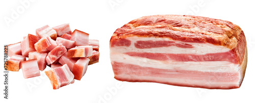 composição com cubos de bacon e pedaço de bacon isolado em fundo transparente
