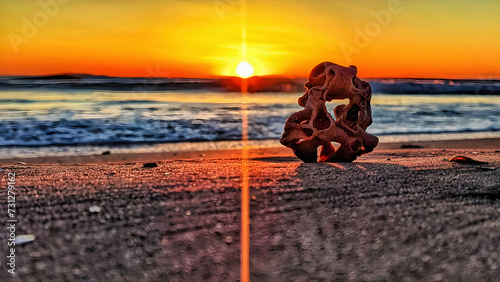 Paseando en busca del amanecer en la playa del Cabanyal Valencia