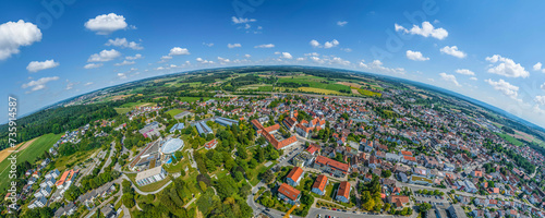 Panoramablick auf den Kurort Aulendorf im Schussental nahe Ravensburg in Baden-Württemberg