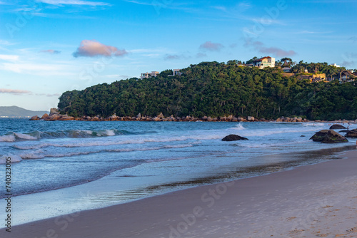 último sol na praia das Cordas cidade de Governador Celso Ramos Santa Catarina Brasil praia das Bananeiras praia do Defunto
