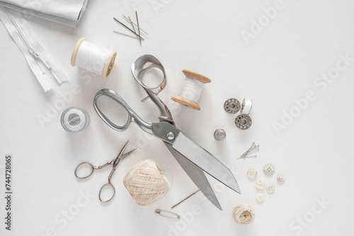 Accessory sets for sewing, home-made or in the textile industry