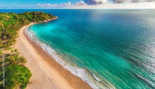 vue de dessus image aérienne du drone d'une magnifique plage de paysages de mer à l'eau