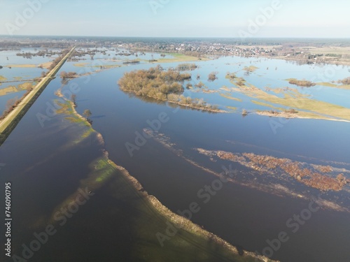 Zdjęcia z drona. Powódź, rozlewiska Bugu w okolicach Broku