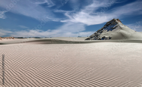 Moving dunes