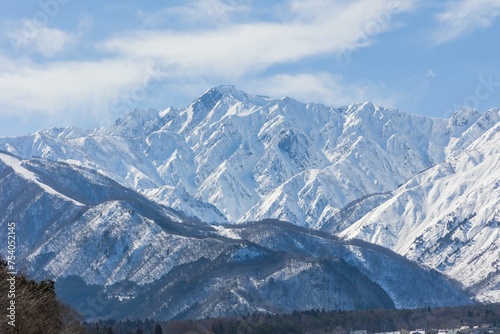 日本の風景・冬 長野県白馬村 雪の白馬連峰 五竜岳