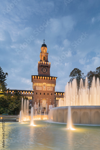 Piazza Castello Springbrunnen, Torre del Filarete, Mailand, Lombardei, Italien