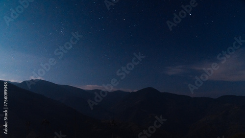 Montañas de la cordillera nocturna - Pijao, Quindío 