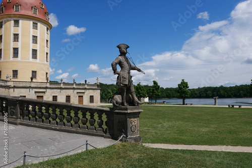 Skulptur Musiker Jagdszene am Schloss Moritzburg in Sachsen