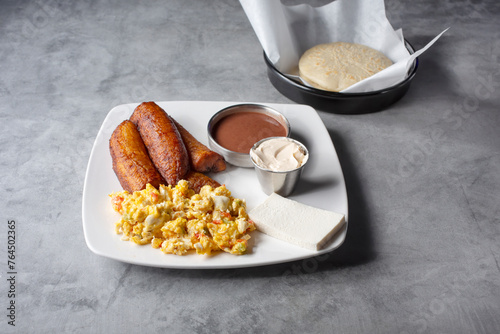 A view of a Salvadoran breakfast plate.