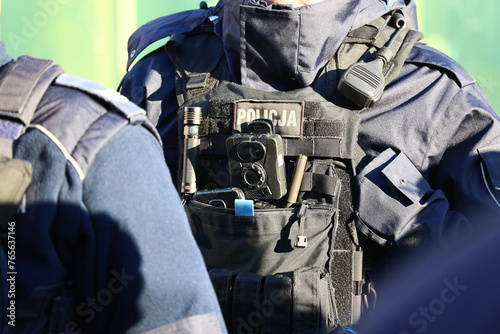 Kamera policyjna na mundurze policjanta. Kamera osobista. 