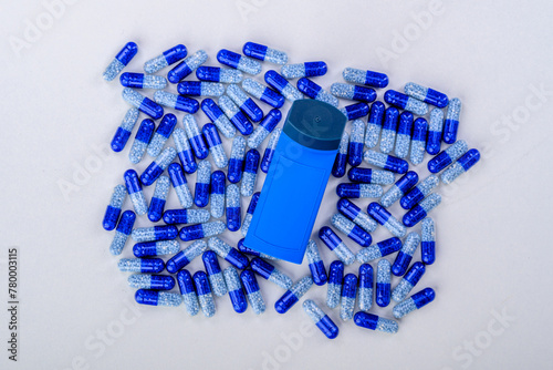 niebieskie tabletki kapsułki leki
