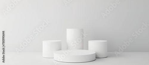 Round pedestal for product showcase