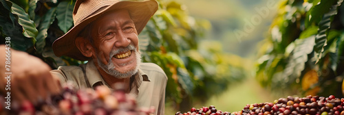 This farmer shows his freshly harvested Arábica coffee beans with a smile.