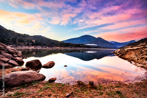 Embalse del Burguillo y Sierra de Gredos