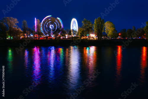 Riesenrad Volksfest Elbe Magdeburg Nachtaufnahme