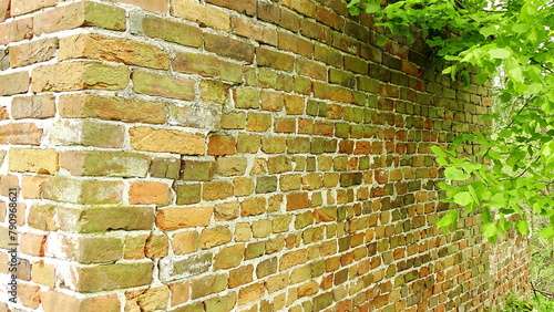 mur ceglany