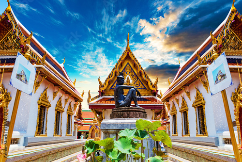 Tailandia Palacio Real puesta de sol paisaje. Gran palacio y el templo Wat phra keaw en la ciudad de bangkok.