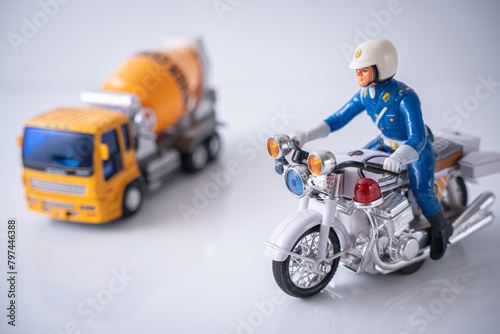 警察の白バイ オートバイ 交通違反