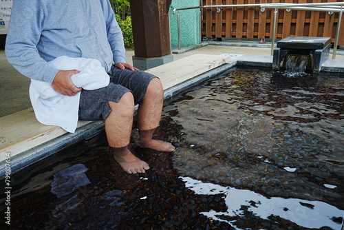 Man's Toot in Foot Bath or Foot Spa at Ureshino Onsen, Hot Spring, in Saga, Japan - 日本 佐賀 嬉野温泉 足湯に入る男性