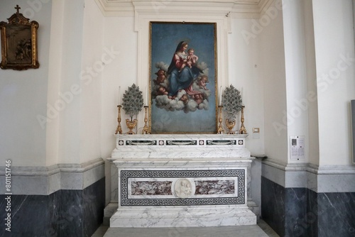 Maiori - Altare della Madonna con Bambino nel Santuario di Santa Maria a Mare