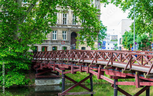 Kładka Świętej Antoniego: An old wooden bridge in Wrocław, Poland. It crosses the moat which used to protect the old part of the city (Stare Miasto).