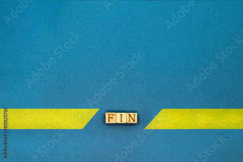 FINの英語ブロックが真ん中にある下部の黄色いラインのテープ