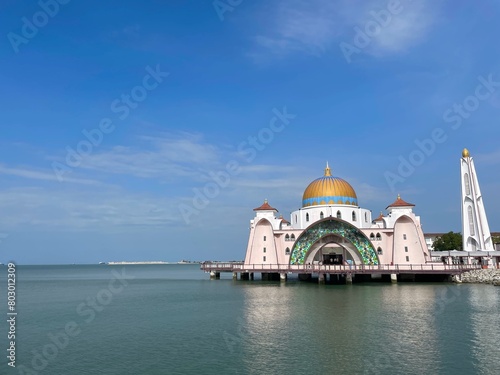 海に浮かぶマラッカ海峡モスク 