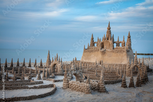 Zamek z piasku nad morzem 