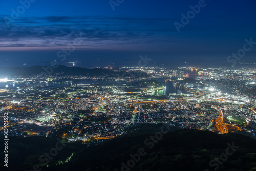 皿倉山から望む北九州市の壮大な夜景（2024年4月）