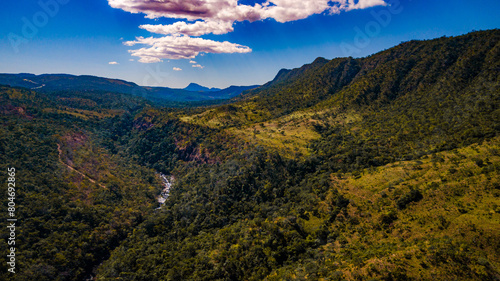 Natureza Cachoeiras Árvores Chapada dos Veadeiros Goiás Brasil Paisagem Beleza Cênica Aventura Trilhas Parque Nacional Conservação Biodiversidade Rios Riachos Flora Brasil Maravilhas Naturais Explorar