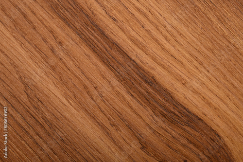 Okleina meblowa imitująca brązowe drewno dębowe z bliska
