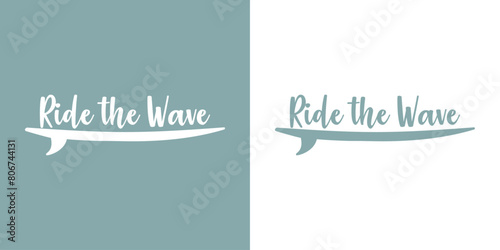 Logo club de surf. Texto Ride the Wave sobre silueta de tabla de surf