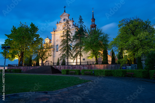 2023-05-15; evening Marii Panny square with bell tower Cathedral in Kielce, Poland