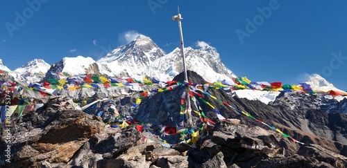 Mount Everest, Mt Lhotse, Makalu, buddhist prayer flags