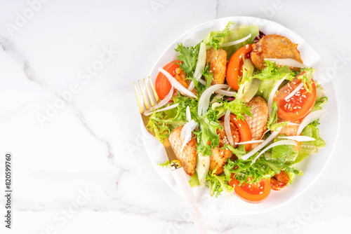 Vegetable salad with grilled chicken