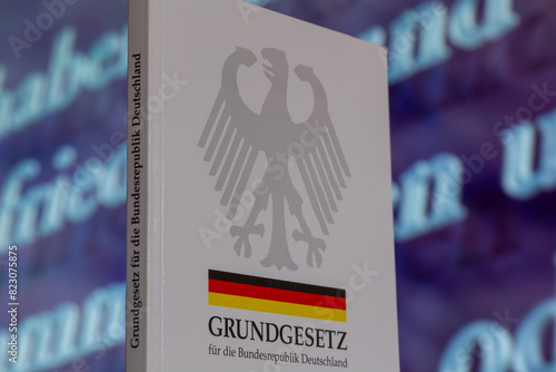 Nahaufnahme vom Buch Deutsches Grundgesetz