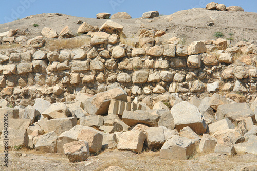 Stanowiska archeologiczne świątyni Anahita w Iranie przypisywane starożytnemu irańskiemu bóstwu Anahicie