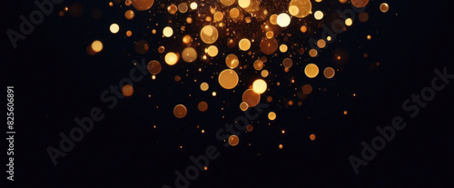 Fondo con partículas de brillo dorado que caen. Confeti dorado cayendo con luz mágica. Hermoso fondo claro