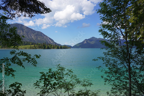 Blick auf den wunderschönen Walchensee in Bayern in Deutschland