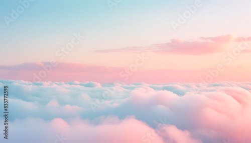 ピンクとブルーの淡い雲、夢かわいいグラデーションの空