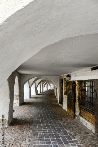 Neumarkt, Egna, Dorf, Lauben, Laubengang, historische Häuser, Weinstrasse, Unterland, Südtirol, Etsch, Etschtal, Weinberge, Weinbauer, Weindorf, Frühling, Sommer, Italien