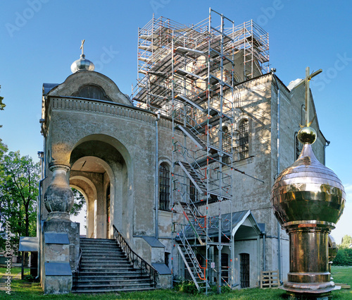 Bauarbeiten an dem Zwiebelkuppel der St. Alexander Kirche, apostolische orthodoxe Kirche, in Tartu in Estland