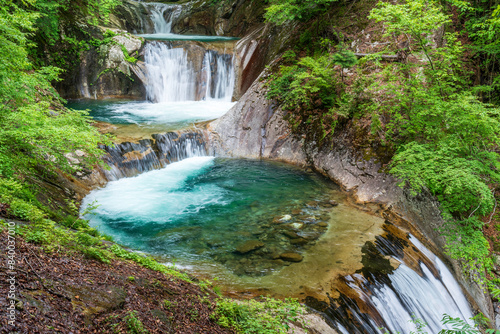 新緑の西沢渓谷七ツ釜五段の滝