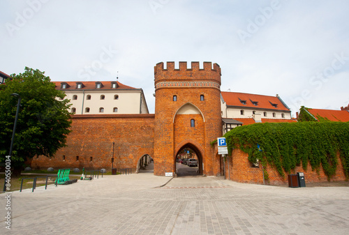 Zabytkowa brama w Toruniu, Polska. Historic gate in Torun, Poland