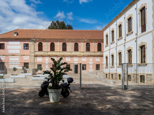 Fachada del Murec, museo del realismo contemporáneo español de Almería, España.