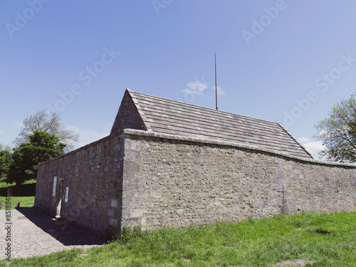 La Poudrière de la Brèche. Entrepôt d'Armes et de poudre au coeur de l'ancienne Cité Royale de Hiers-Brouage en Charente-Maritime 