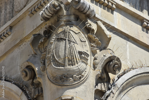 the coat of arms of the city of Paris, fluctuat nec mergiture